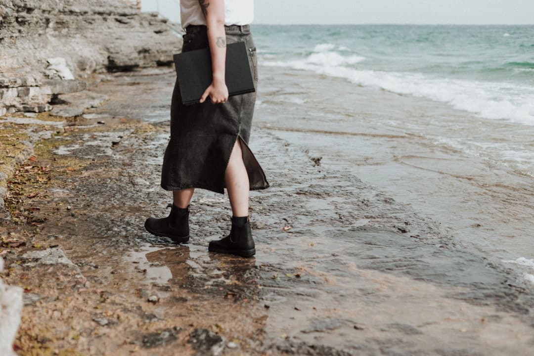 网飞《猎魔女团》爆火,韩媒:谁的K